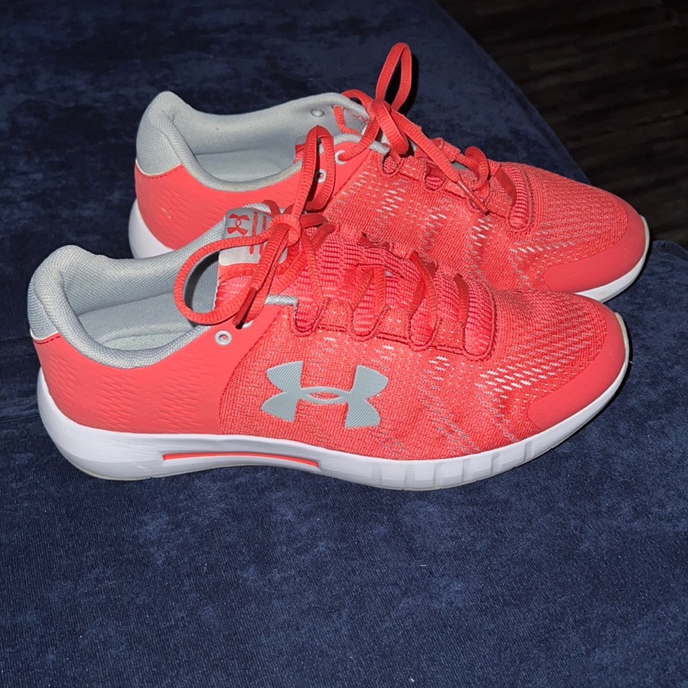 Womens UA Micro G Pursuit BP shoes size 9.5